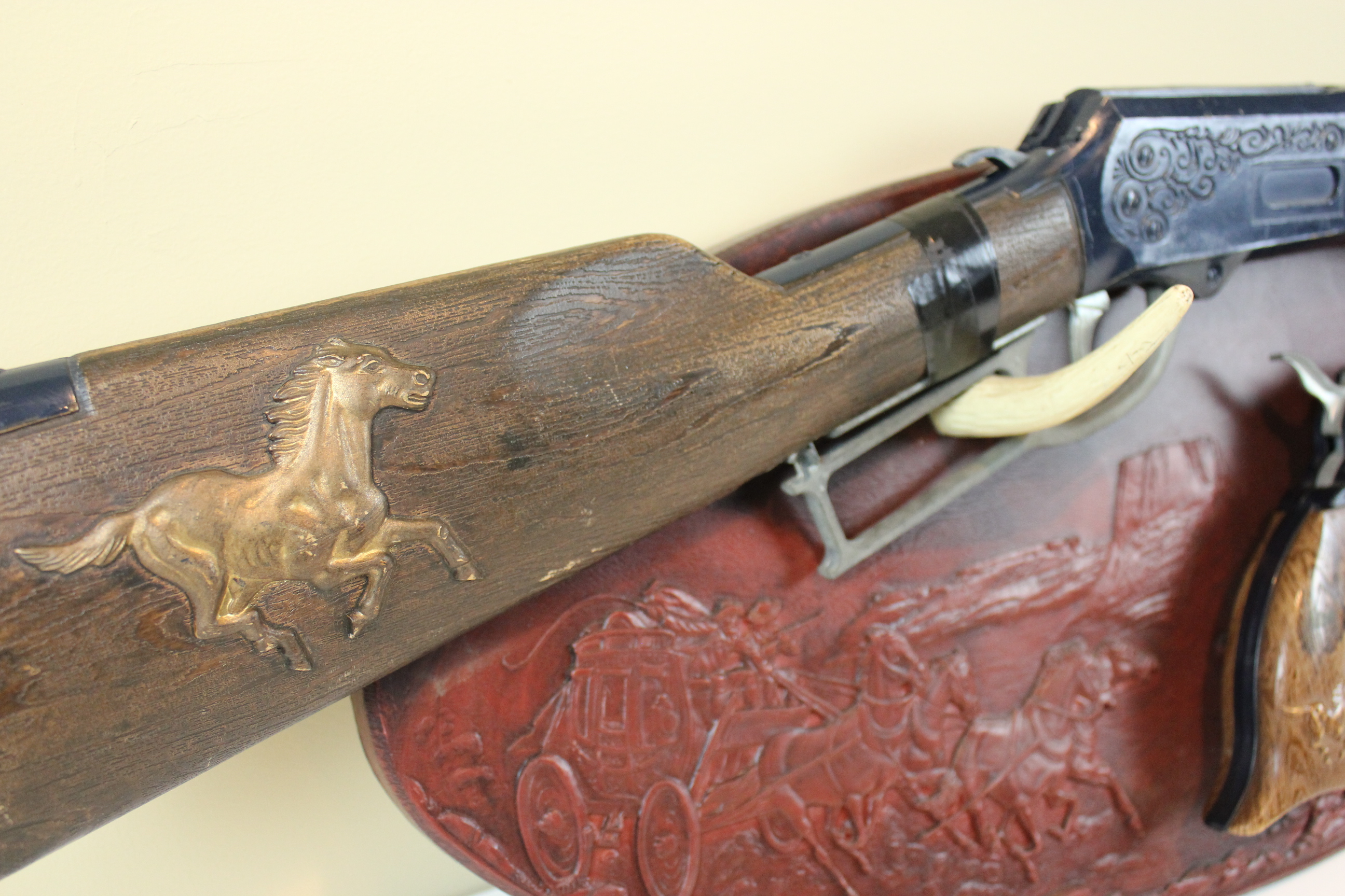 1960s Topper Toys Johnny Eagle Red River Toy Gun Set with Plaque 