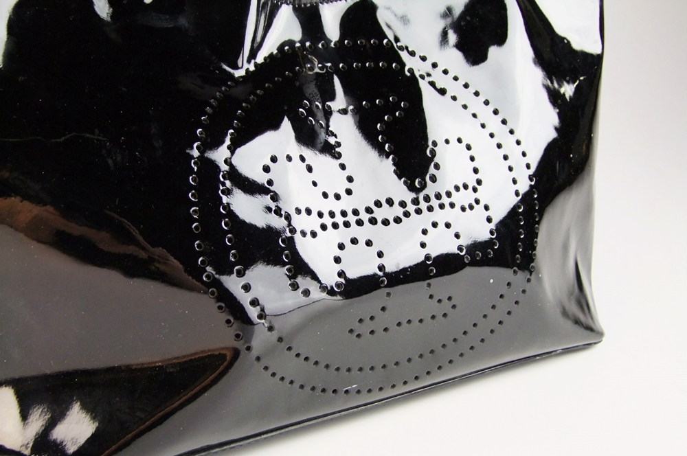 Tory Burch Black Patent Leather Tote with Pierced Logo Medallion