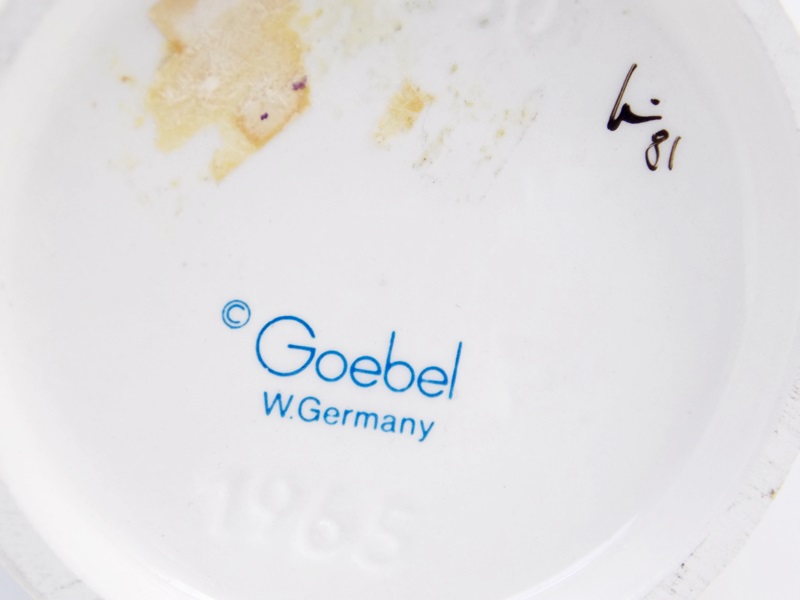 Hummel Titled "On Holiday