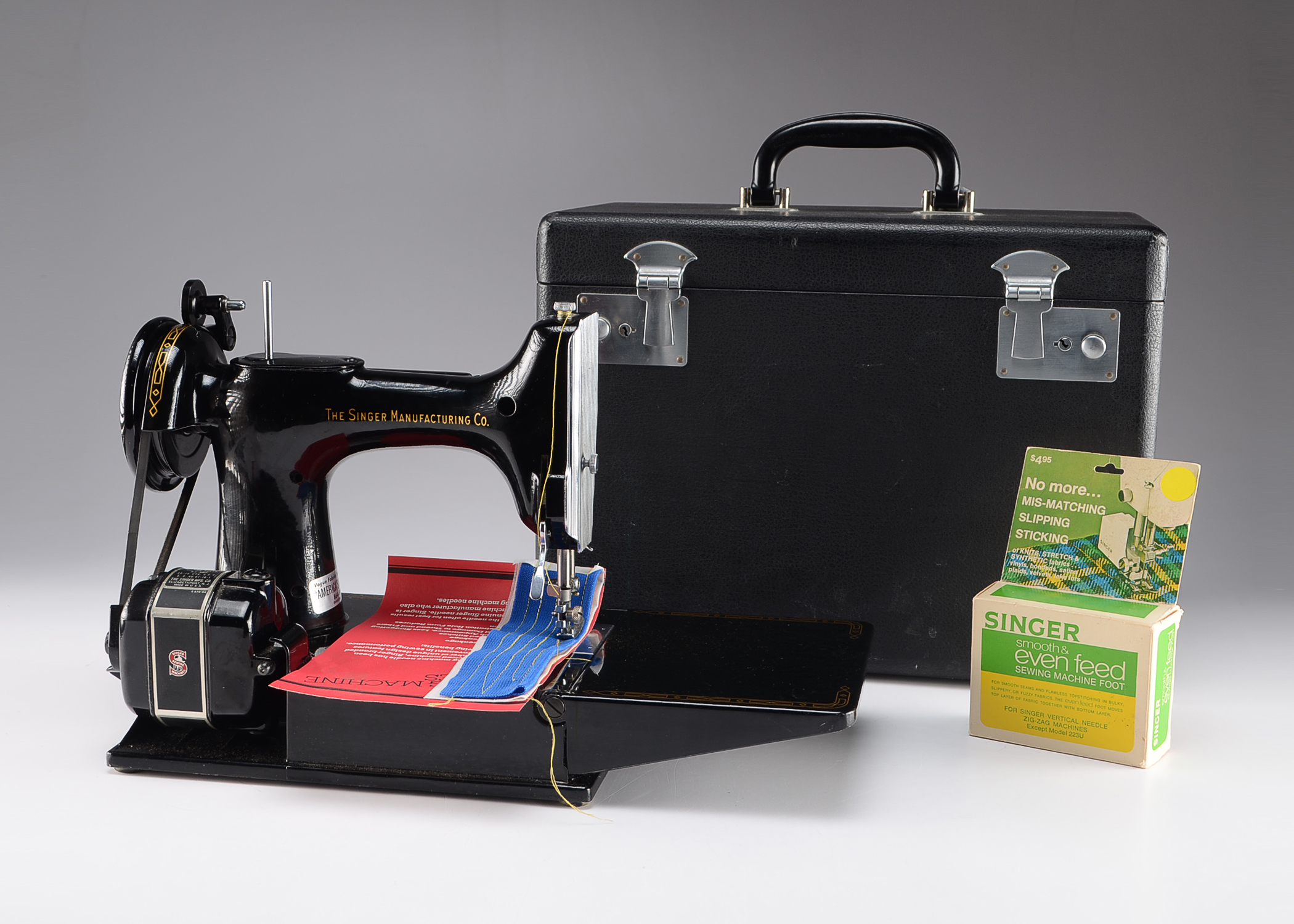 1957 Singer Featherweight Sewing Machine with Case