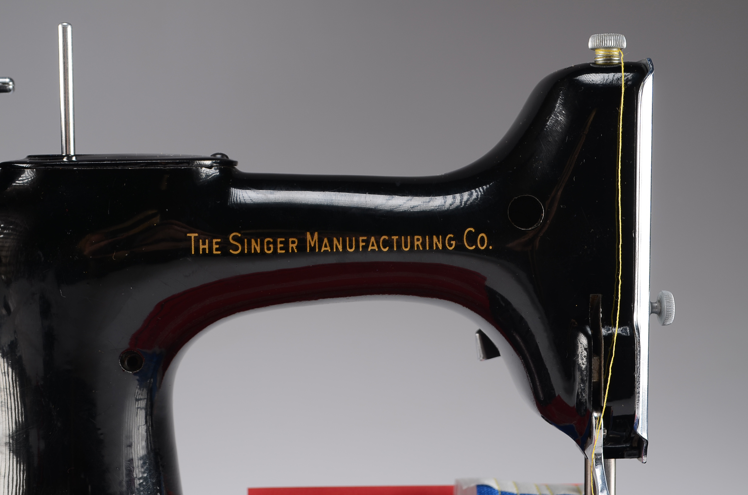 1957 Singer Featherweight Sewing Machine with Case
