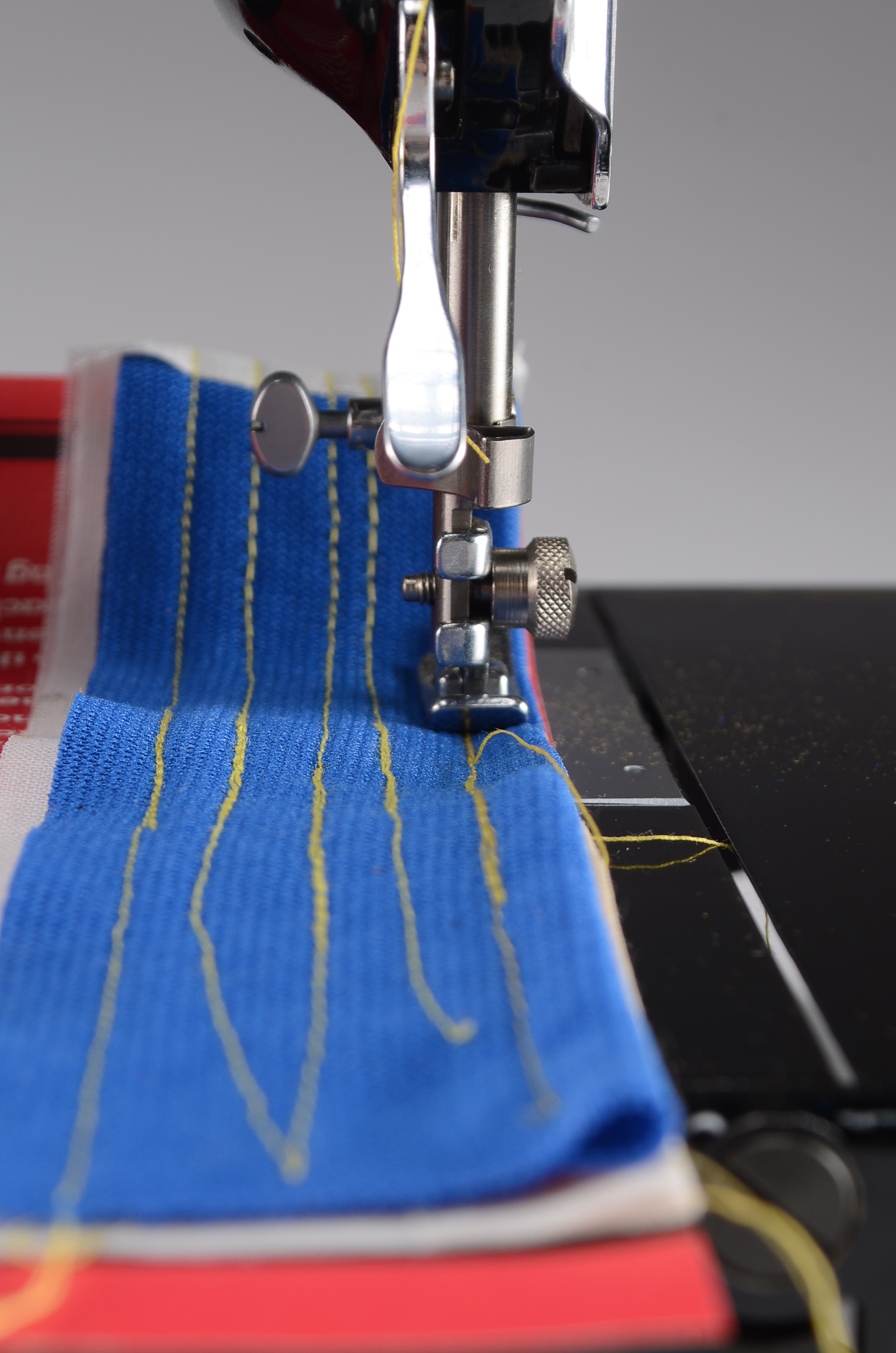 1957 Singer Featherweight Sewing Machine with Case