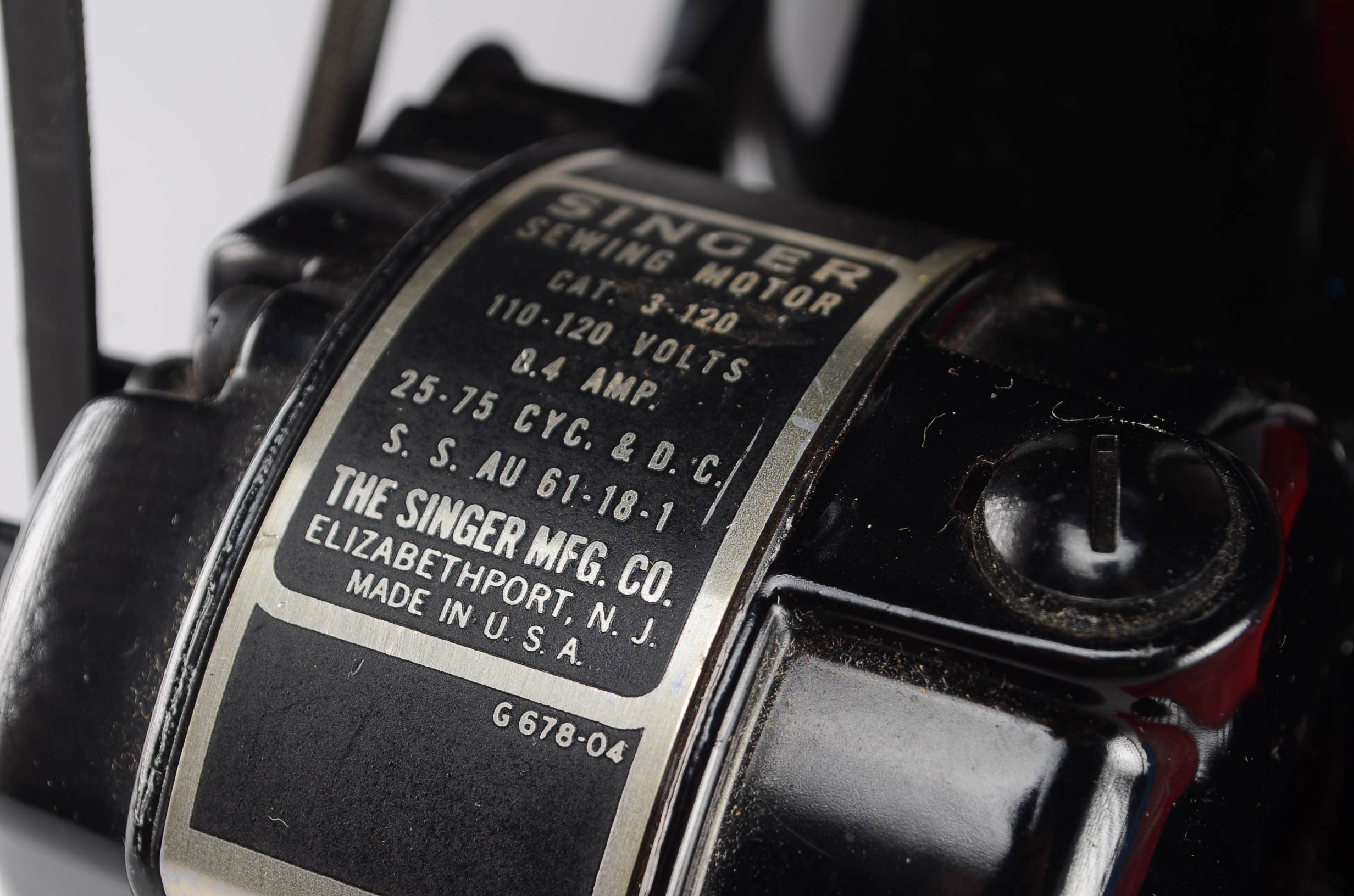 1957 Singer Featherweight Sewing Machine with Case