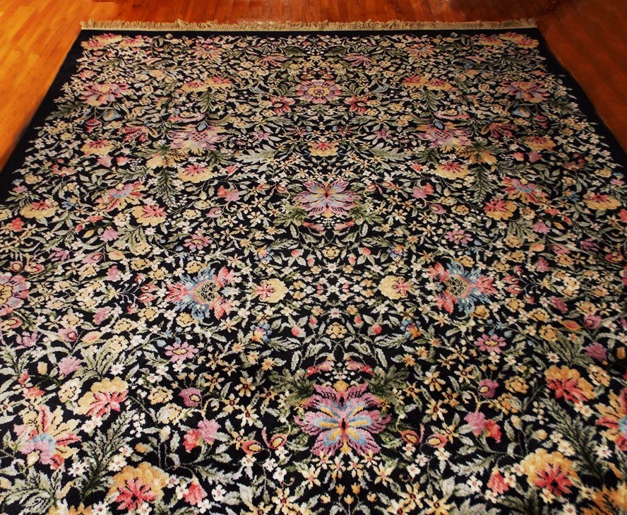 A Striking All Wool Karastan Rug From the Garden of Eden Collection
