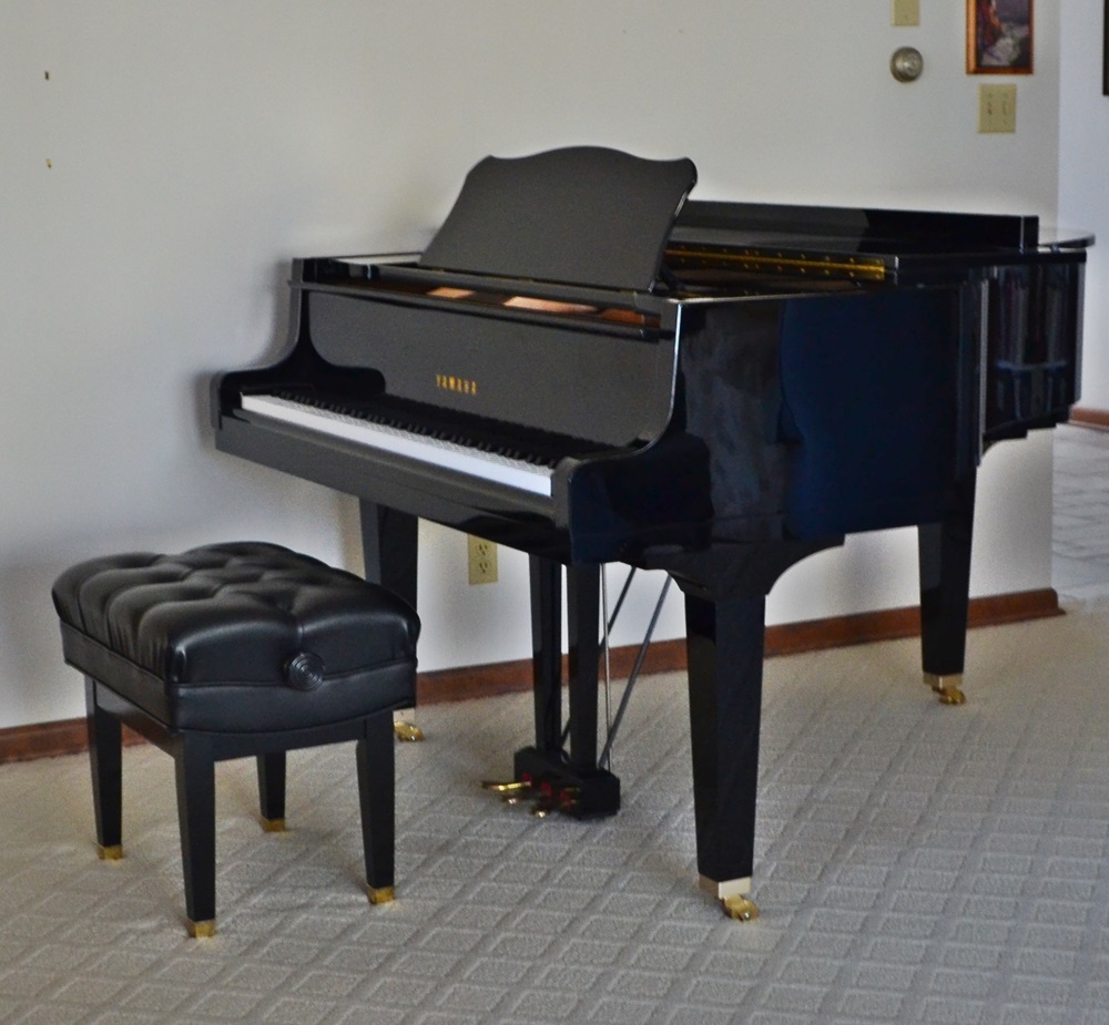 Yamaha GH1 Baby Grand Piano 5' 3"