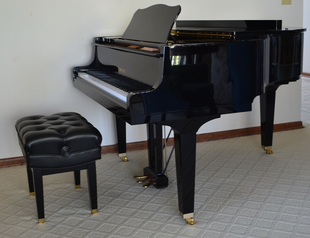 Yamaha GH1 Baby Grand Piano 5' 3"