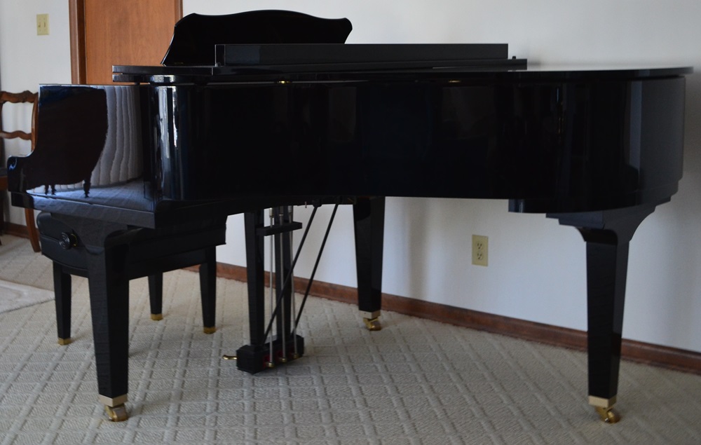 Yamaha GH1 Baby Grand Piano 5' 3"