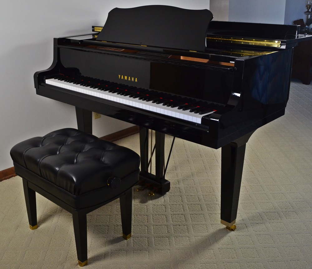 Yamaha GH1 Baby Grand Piano 5' 3"