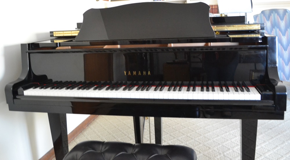 Yamaha GH1 Baby Grand Piano 5' 3"