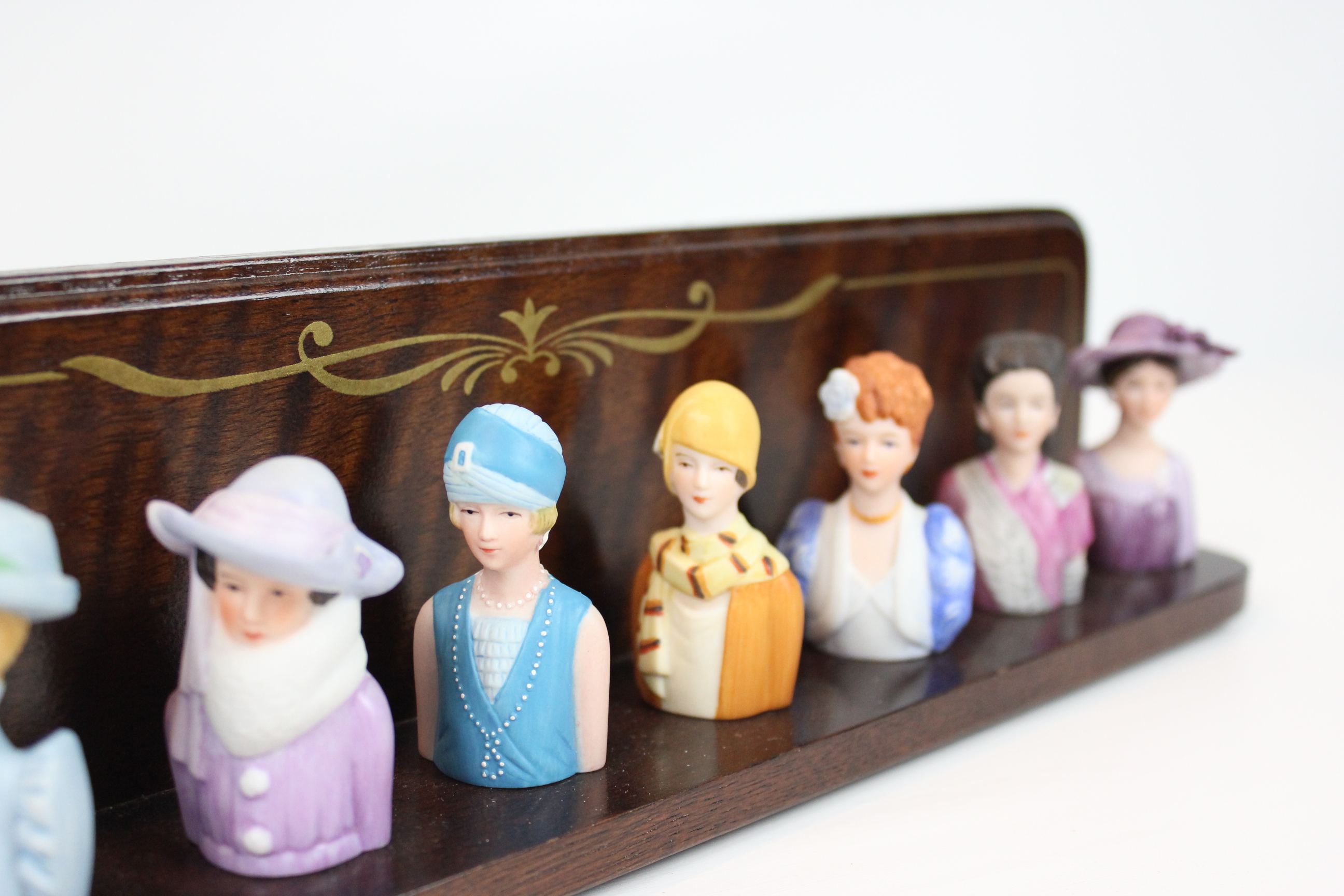 Avon American Fashion Porcelain Thimbles Collection & Display Rack EBTH