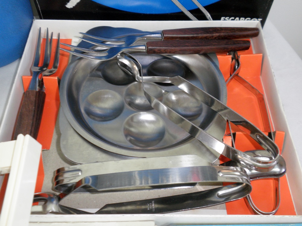 Vintage Kitchen Ware 