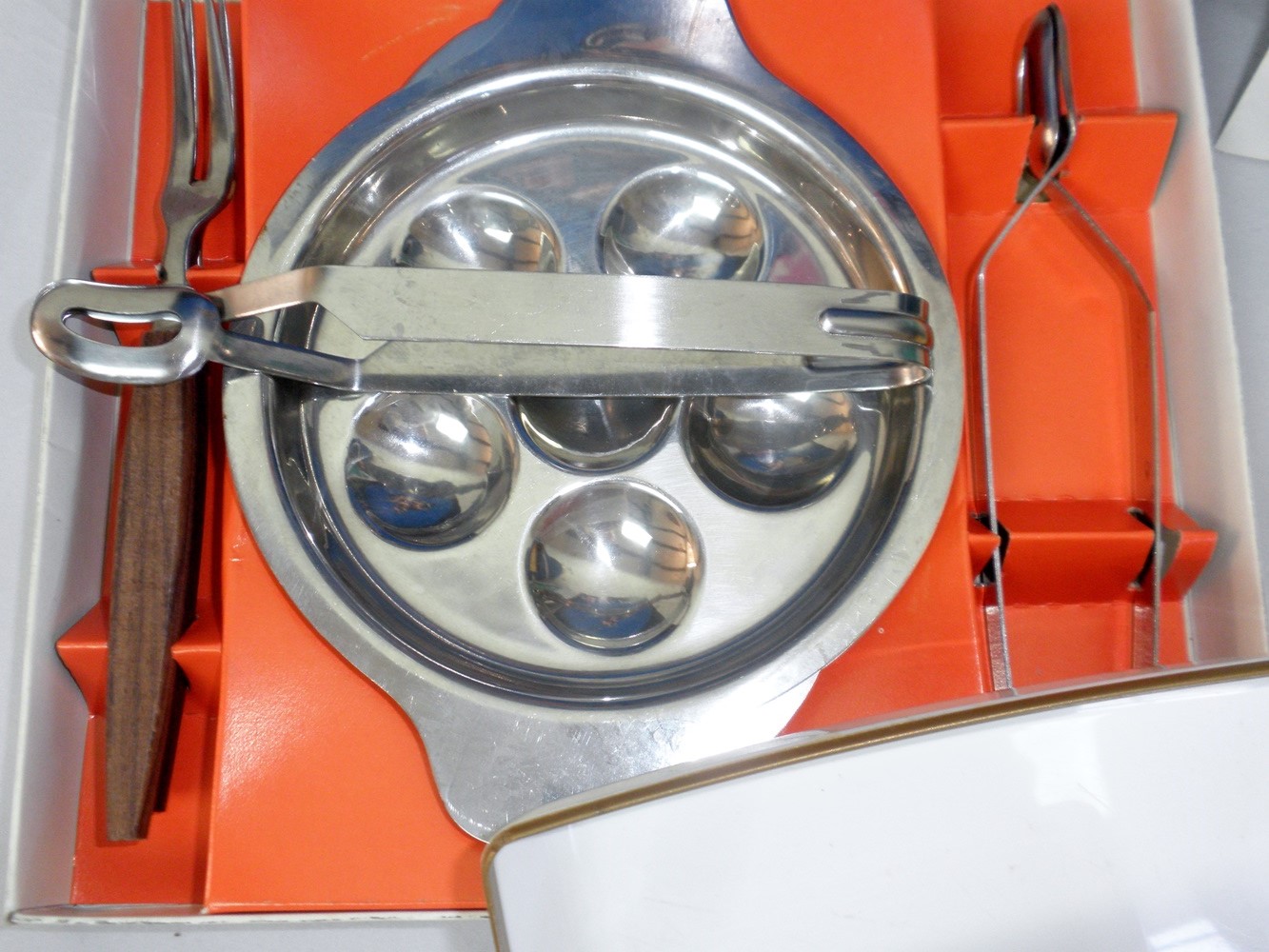 Vintage Kitchen Ware 