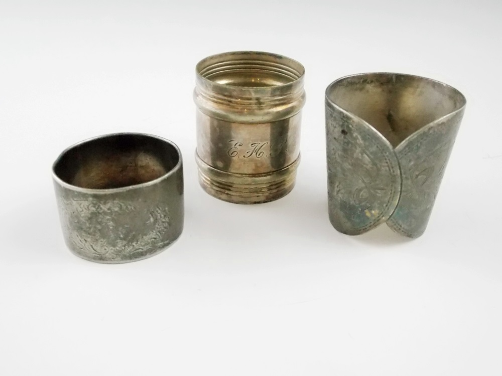 A Paul Revere Reproduction Silverplate Bowl Filled with 13 Vintage napkin Rings