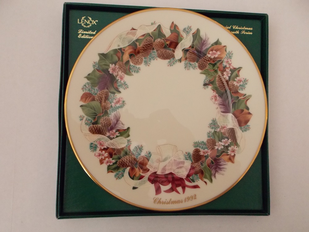 Lenox Colonial Christmas Wreath Plates