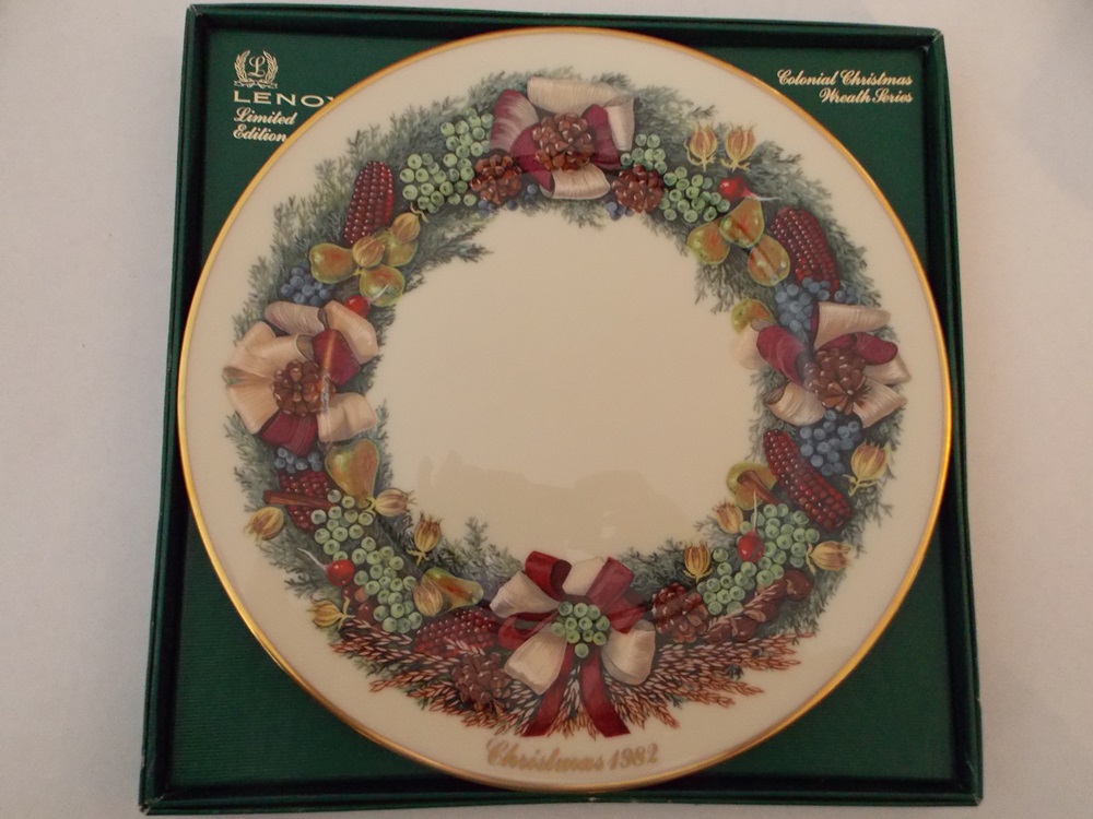 Lenox Colonial Christmas Wreath Plates