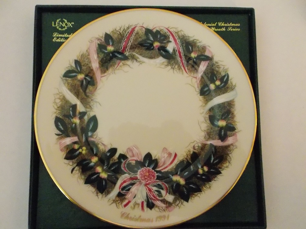 Lenox Colonial Christmas Wreath Plates
