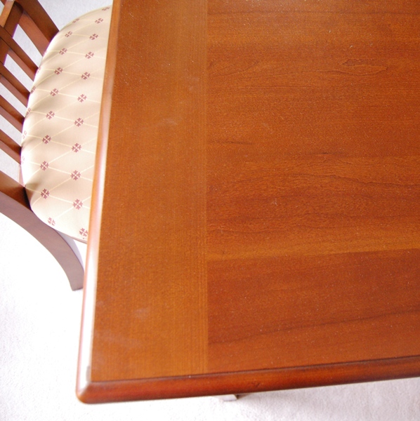 Thomasville Cherry Finish Dining Room Table and Chairs