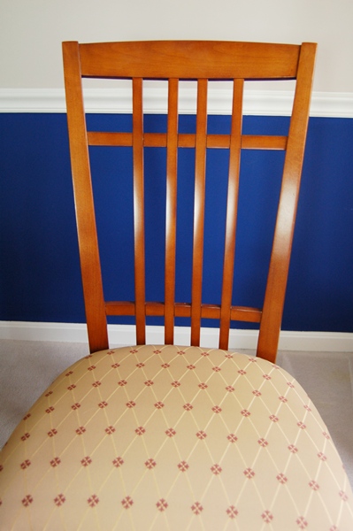 Thomasville Cherry Finish Dining Room Table and Chairs