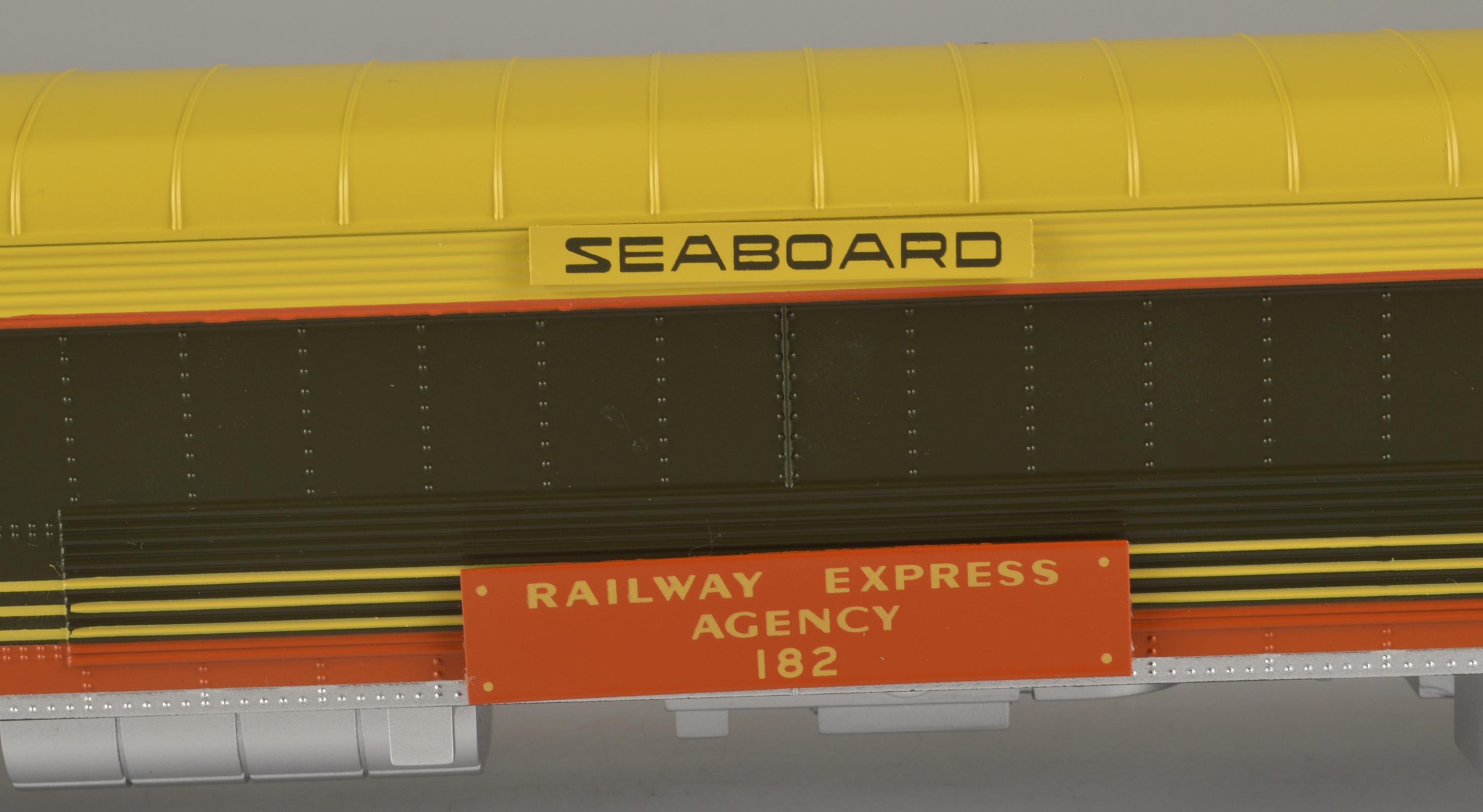 MTH Seaboard "Orange Blossom Special" Passenger Car Set