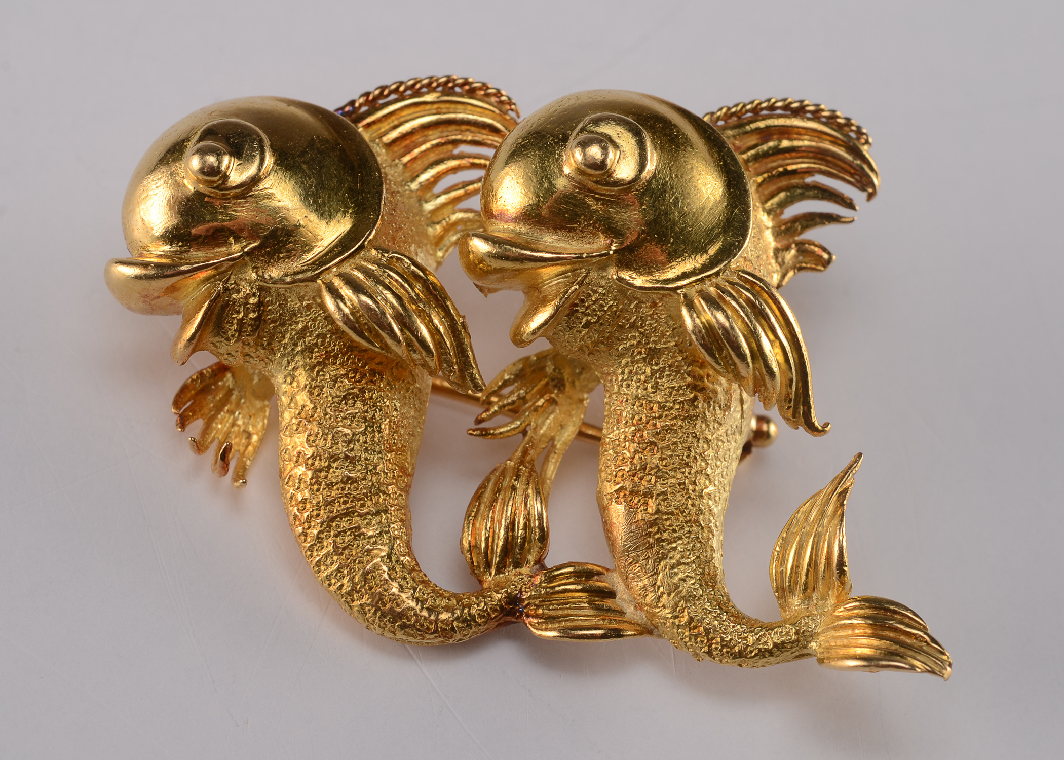 18K Yellow Gold French Depose Yellow Gold Figural Dolphin Brooch