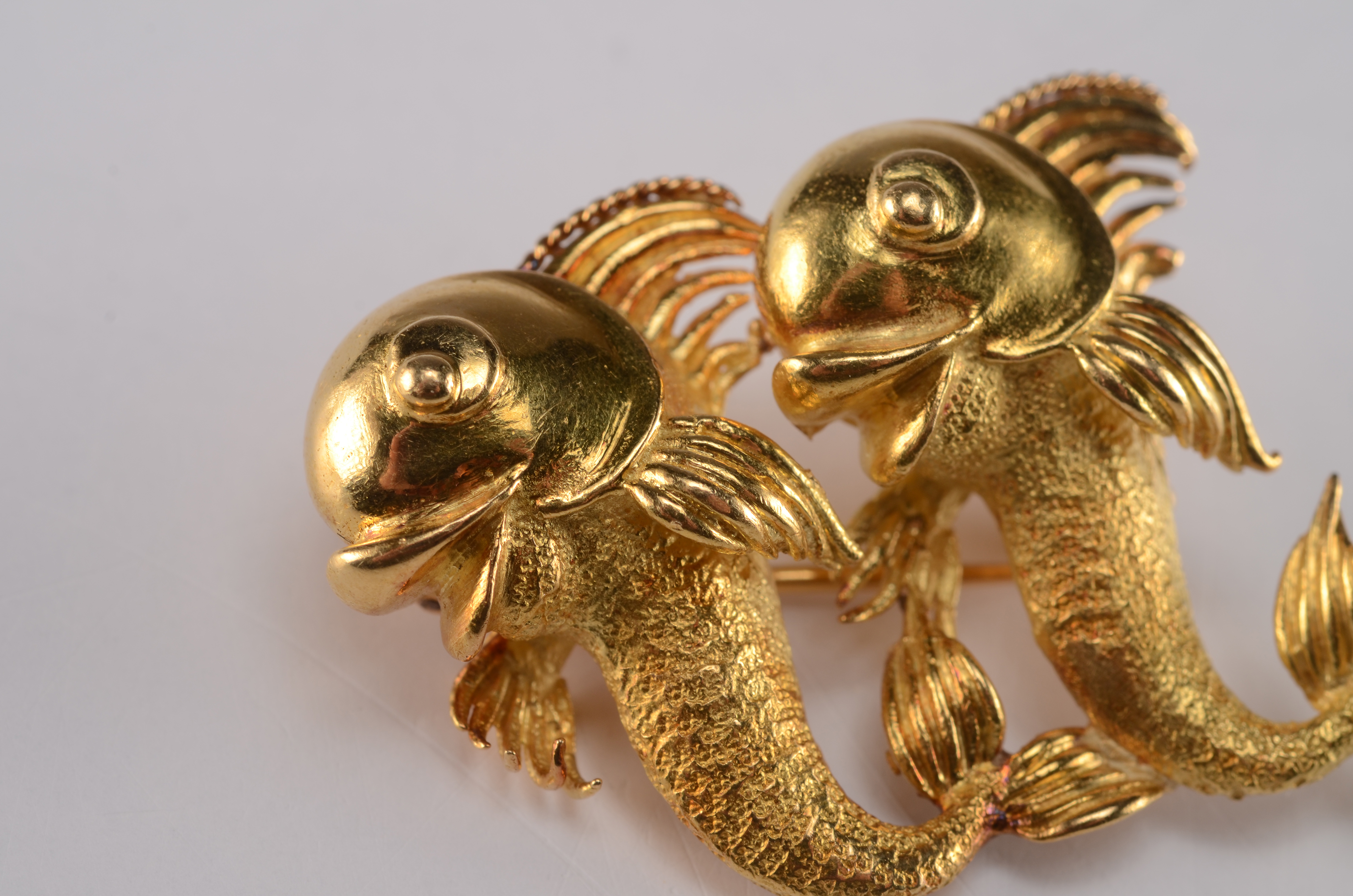 18K Yellow Gold French Depose Yellow Gold Figural Dolphin Brooch