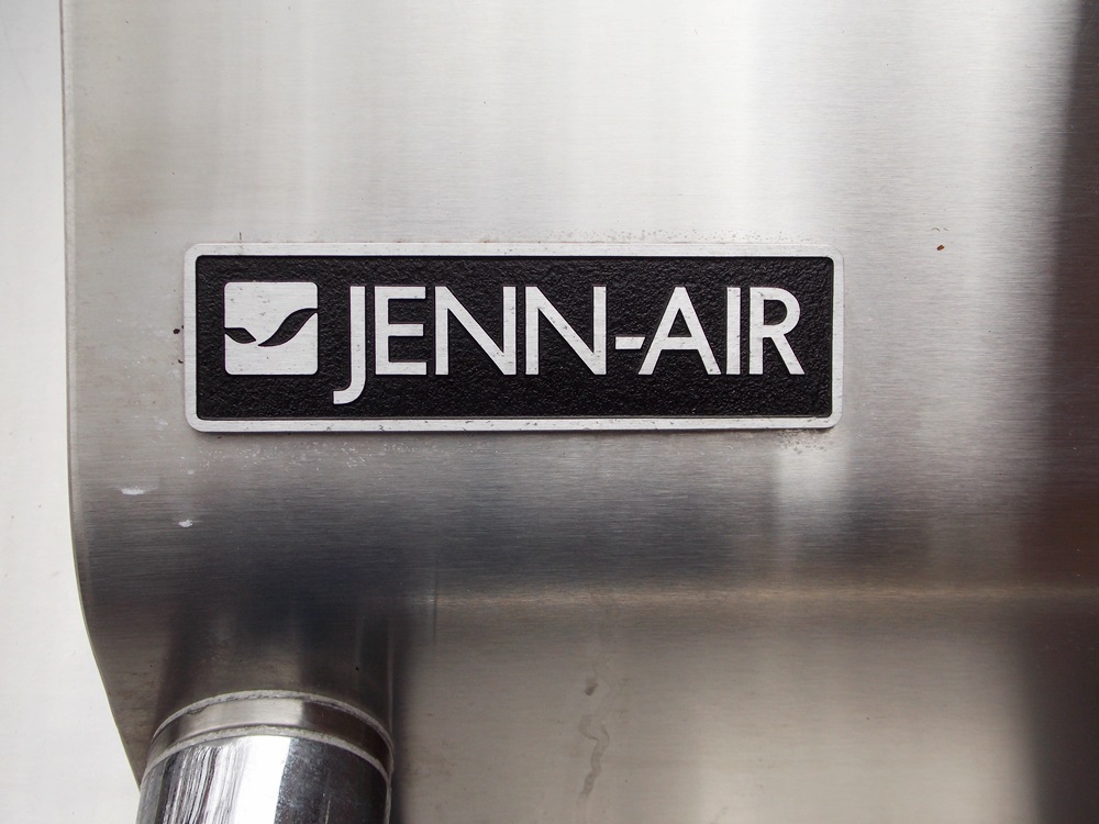 Jenn-Air Propane Gas Grill (Model 720-0336) with a Sports Enthusiast's Cover 