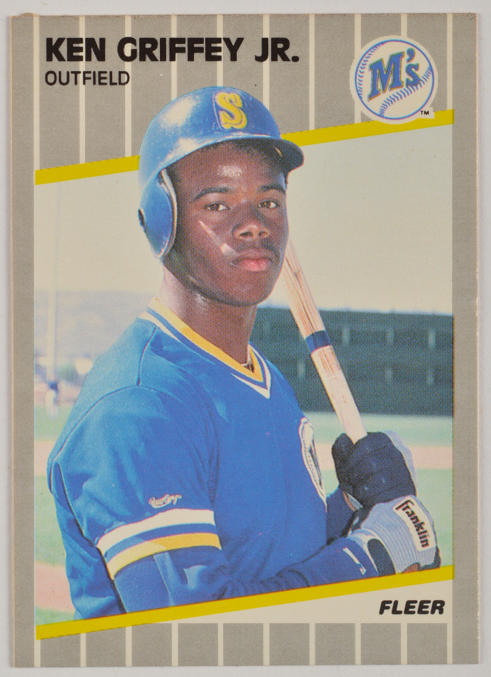 (24) Ken Griffey Jr. "Rookie" Baseball Cards
