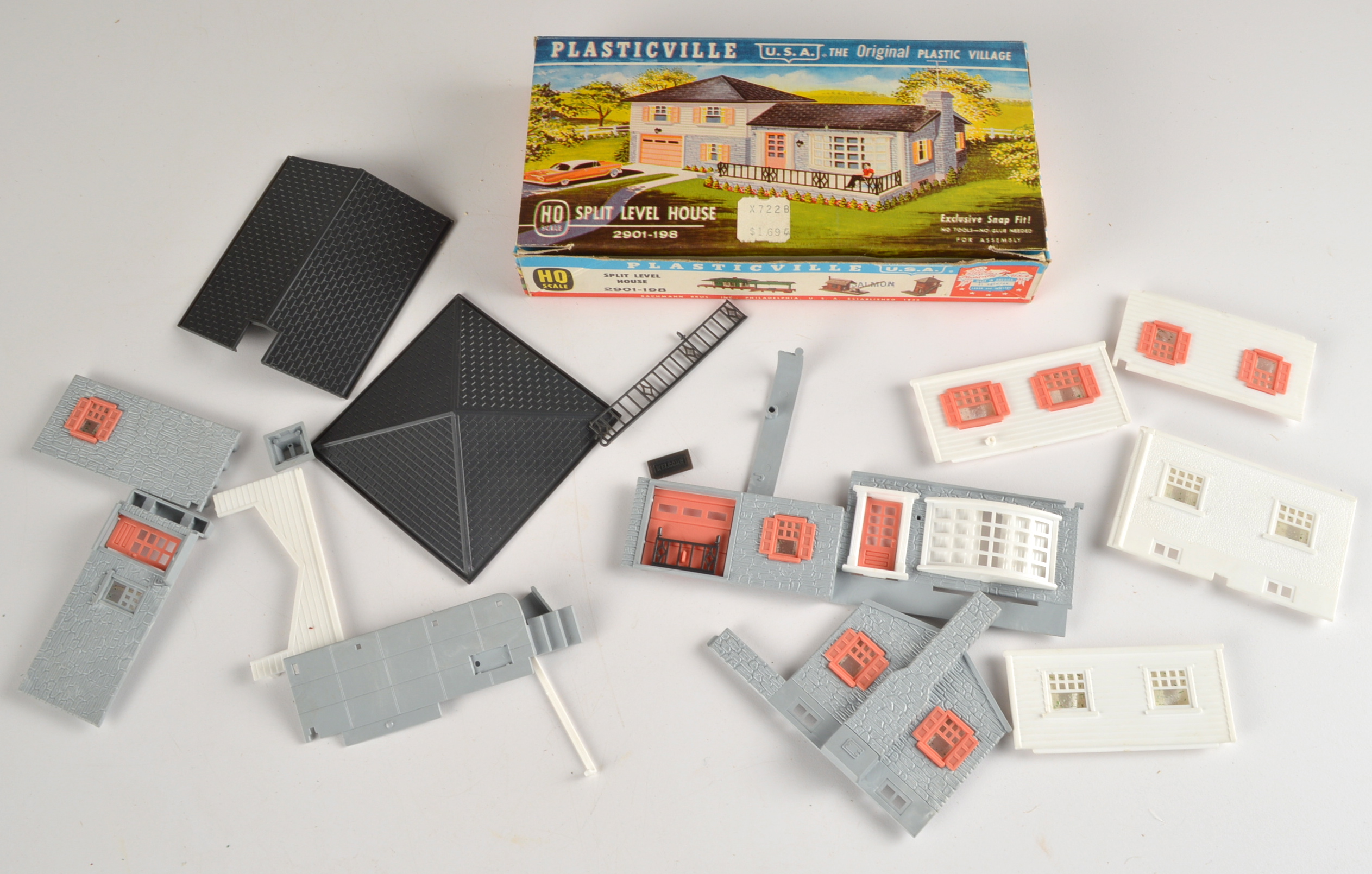 Vintage Bachmann Plasticville HO Gauge Building Kits