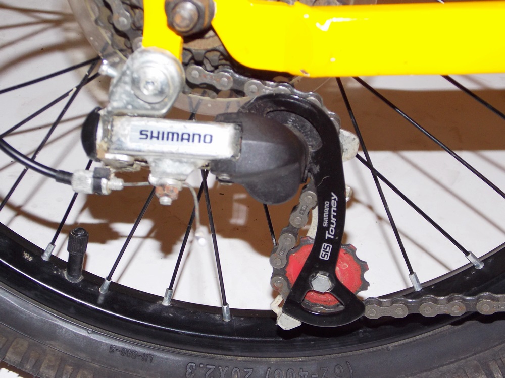 Yellow Hummer 7 speed Mountain Bike