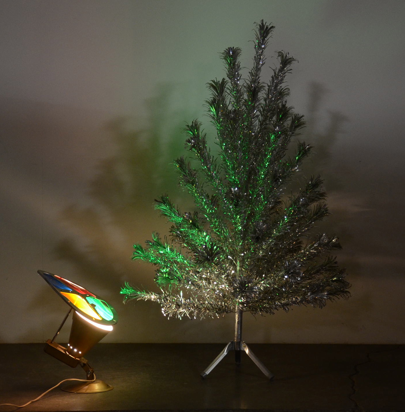 Evergleam Aluminum Christmas Tree With Color Wheel