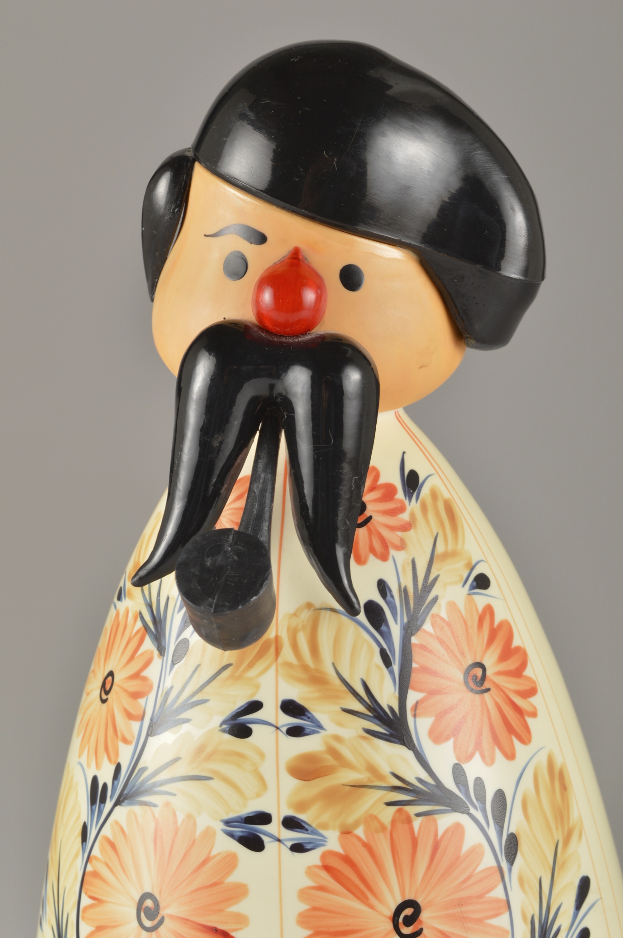 Vintage Figural Beverage Holder 