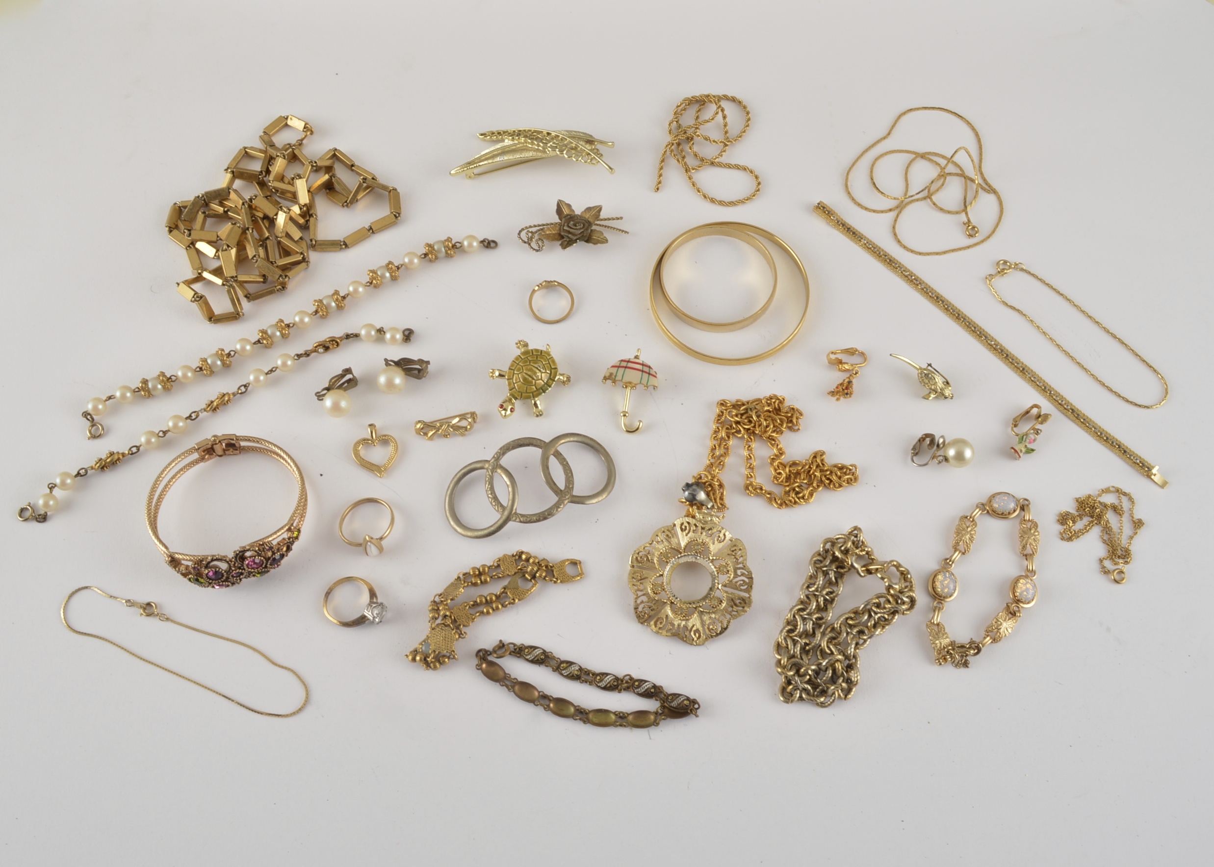 Generous grouping of Vintage Jewelry