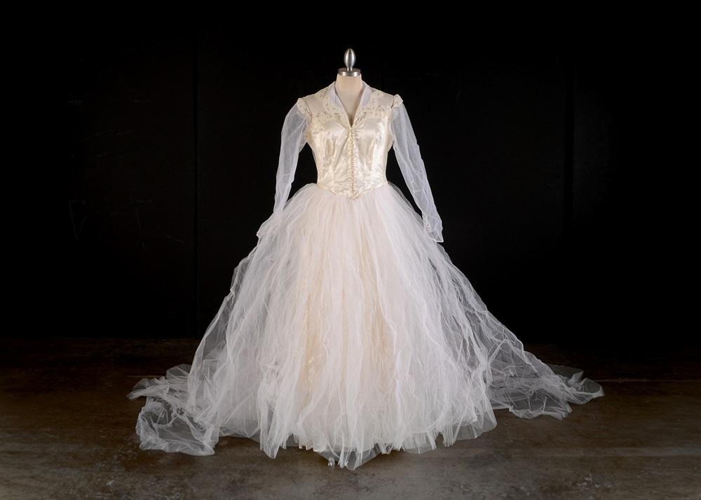 Lovely Vintage Custom-Made Wedding Gown