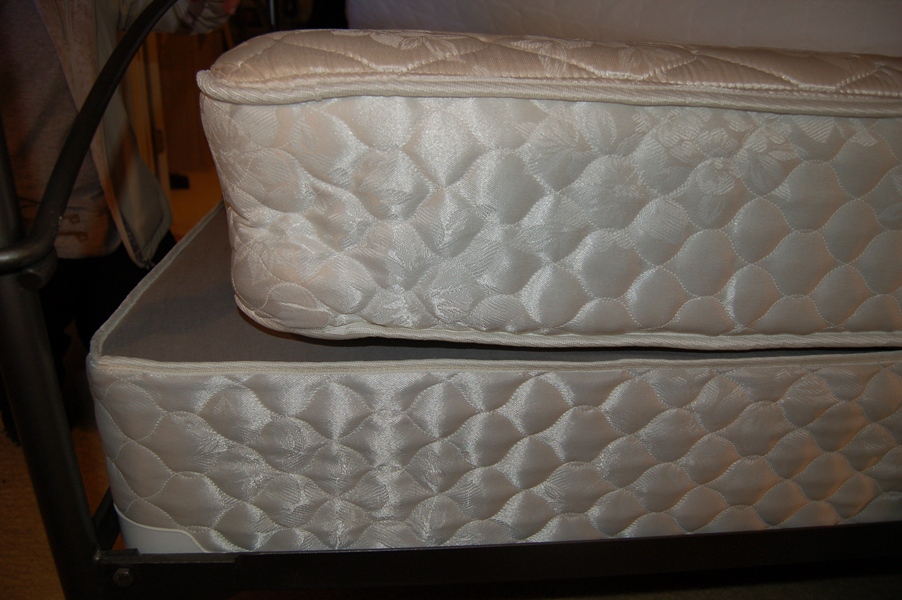 Mattress and Box Springs/ Waterbury Comfort Balance ll