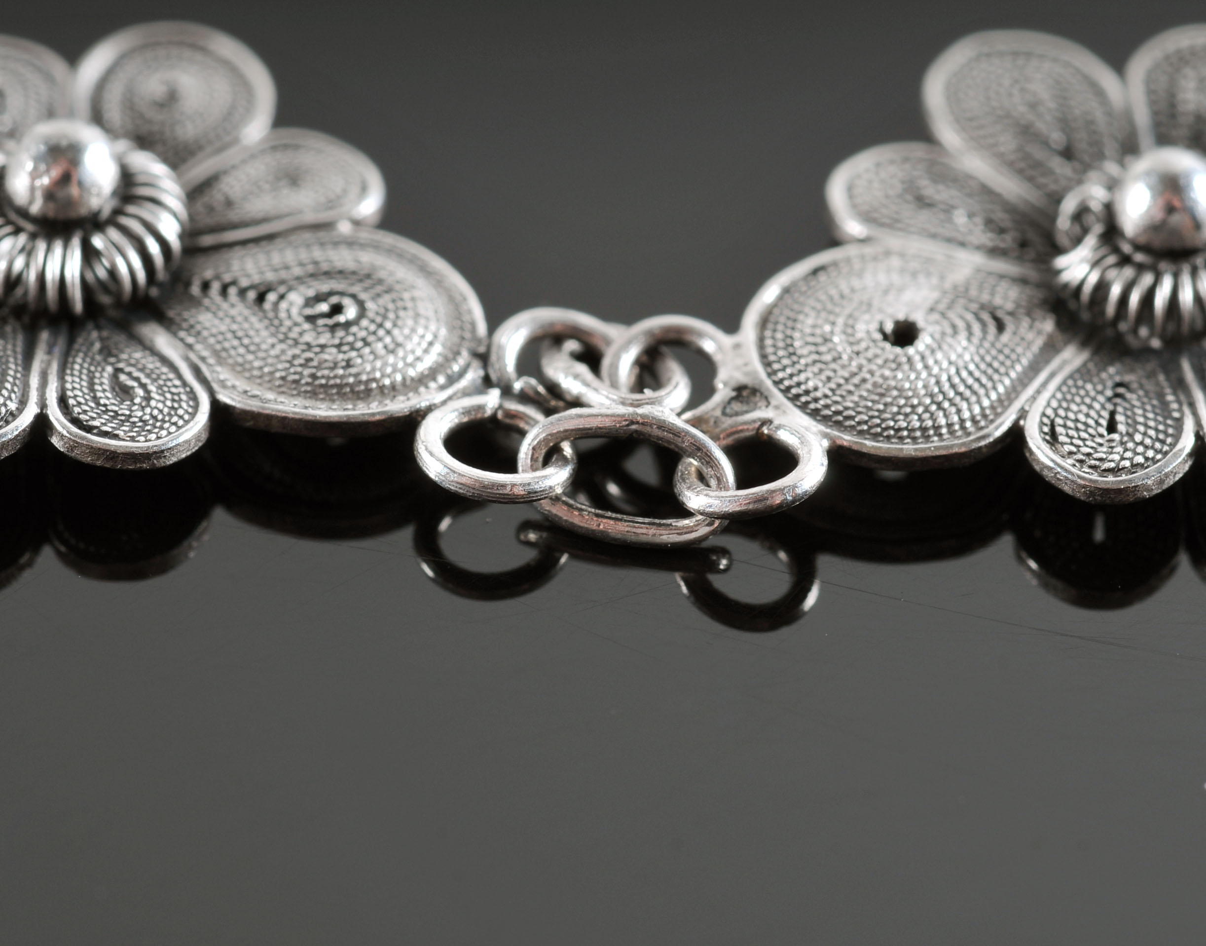 Beautiful Intricate Floral Link Bracelet