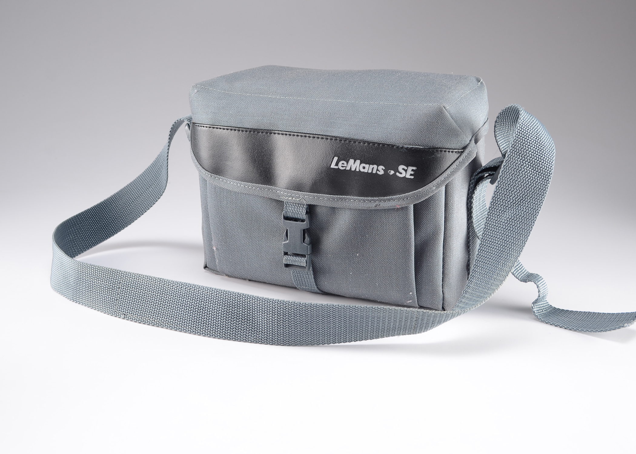 Vintage Minolta SRT 101 Film Camera in Case