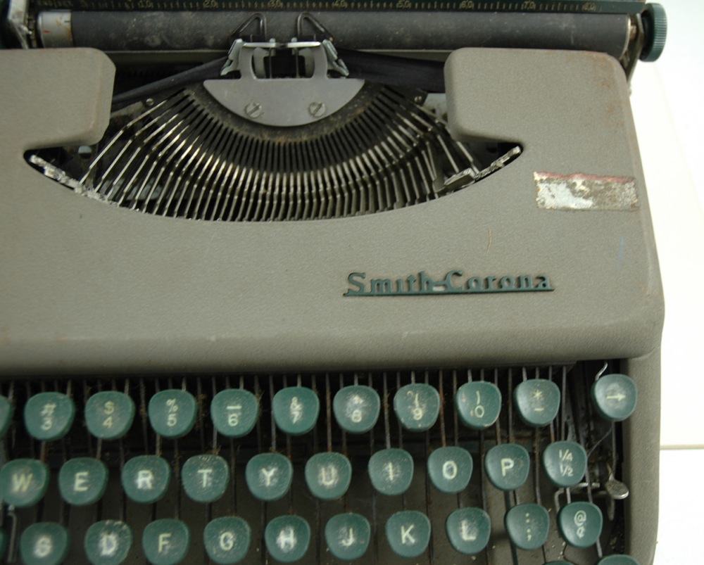 Vintage Smith-Corona 'Skywriter' Manual Typewriter with Case