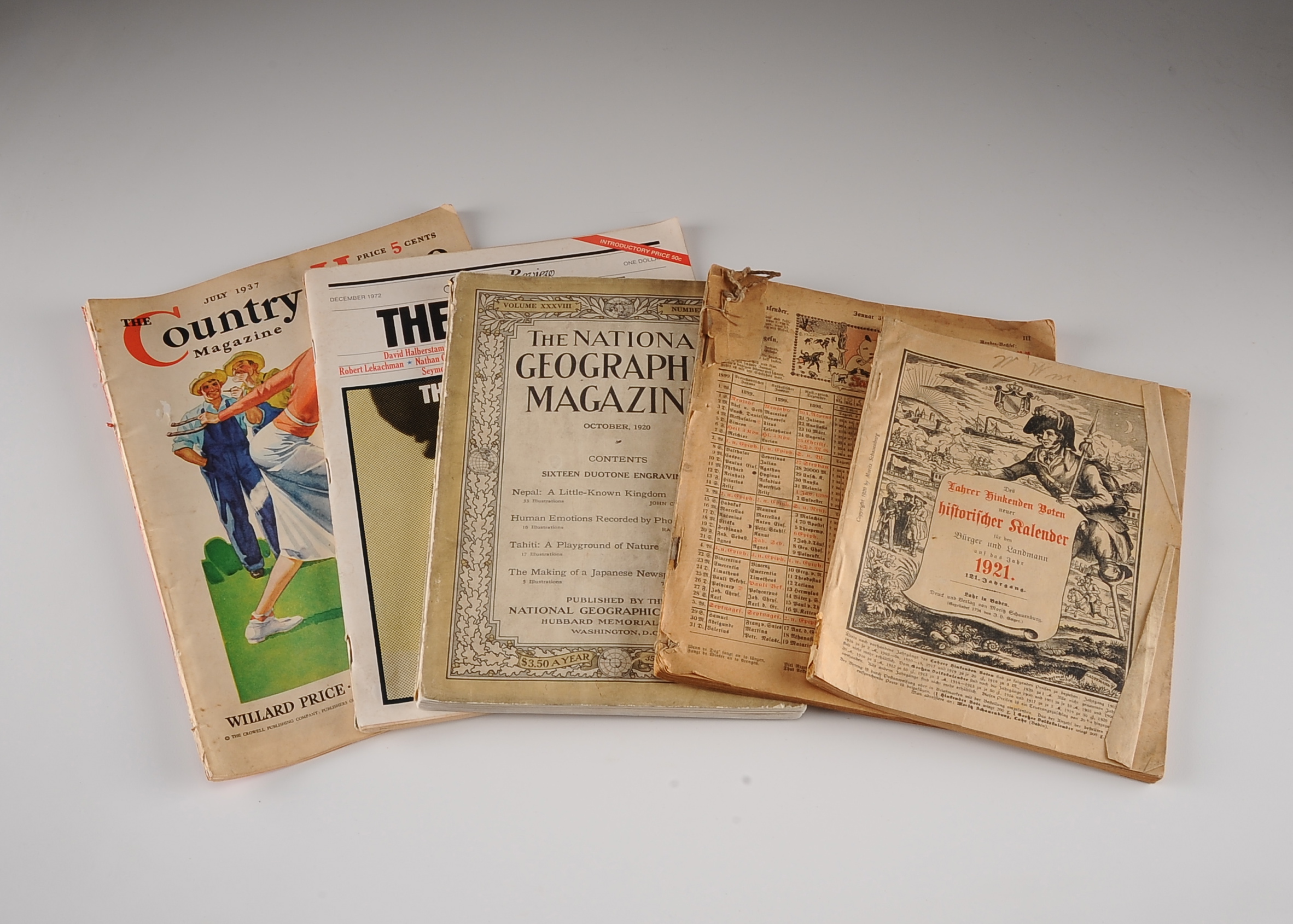 Three Vintage Magazines and Two German Language Almanacs 