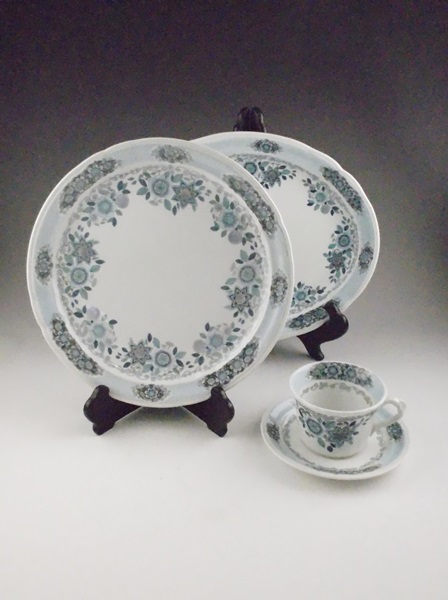 Spanish Pontesa China Set