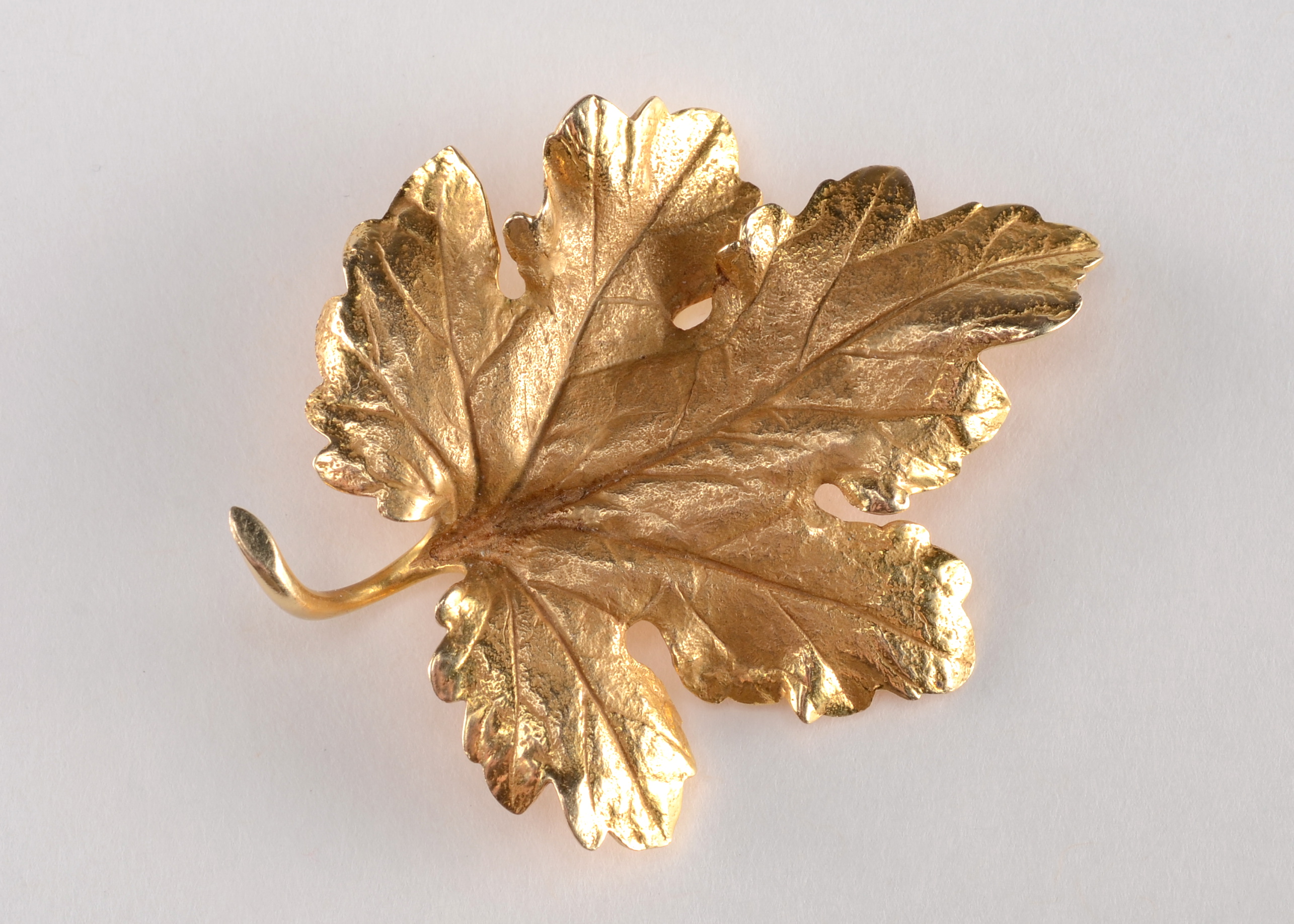  Vintage 14 K Yellow Solid Gold Maple Leaf Brooch (11.9 dwt)