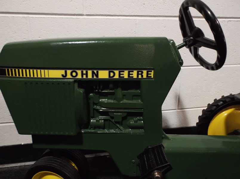 ERTL John Deer Pedal Tractor