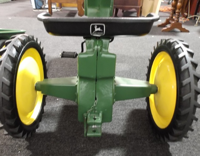 ERTL John Deer Pedal Tractor