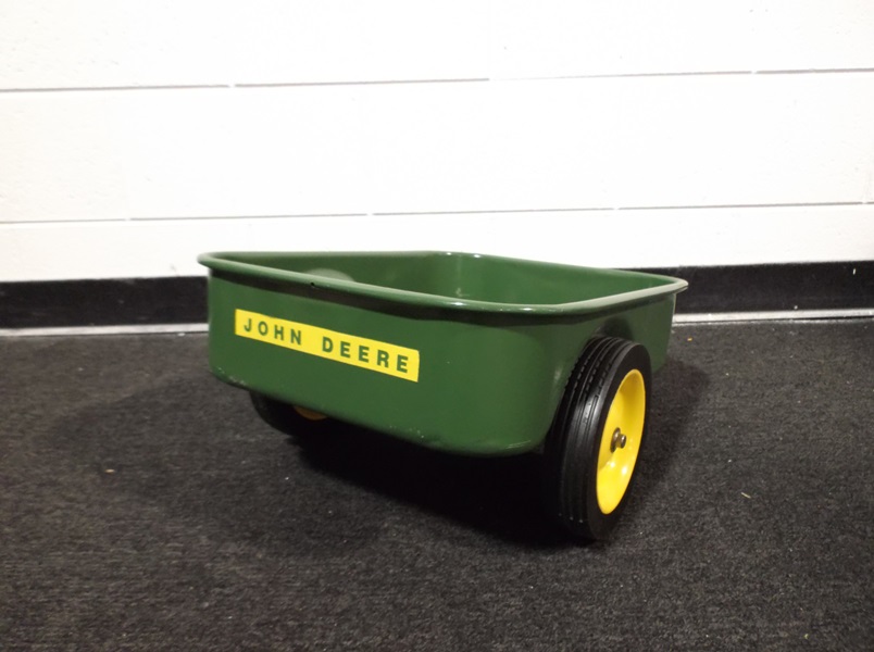 ERTL John Deer Pedal Tractor