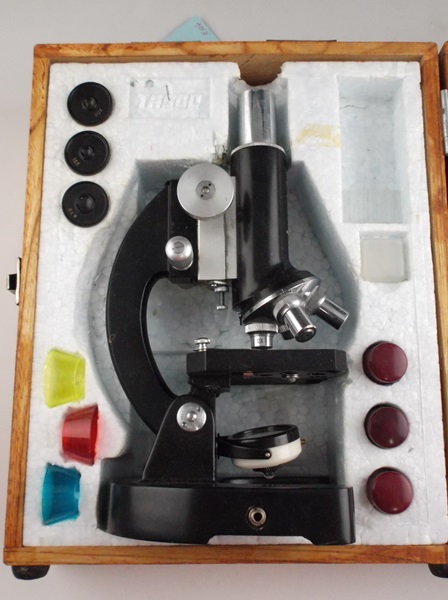Tasco Deluxe Quality Microscope