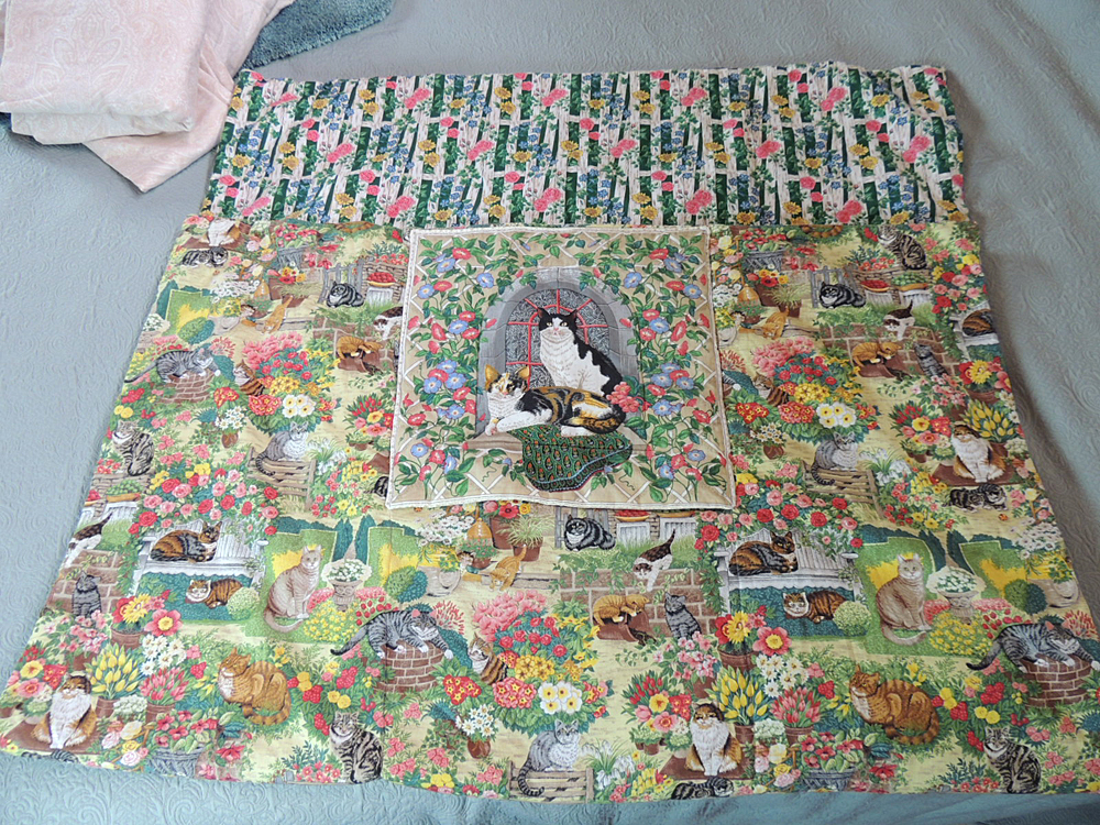 Brocaded Bedspread, Cotton Sheets, and Bathroom Rug Set