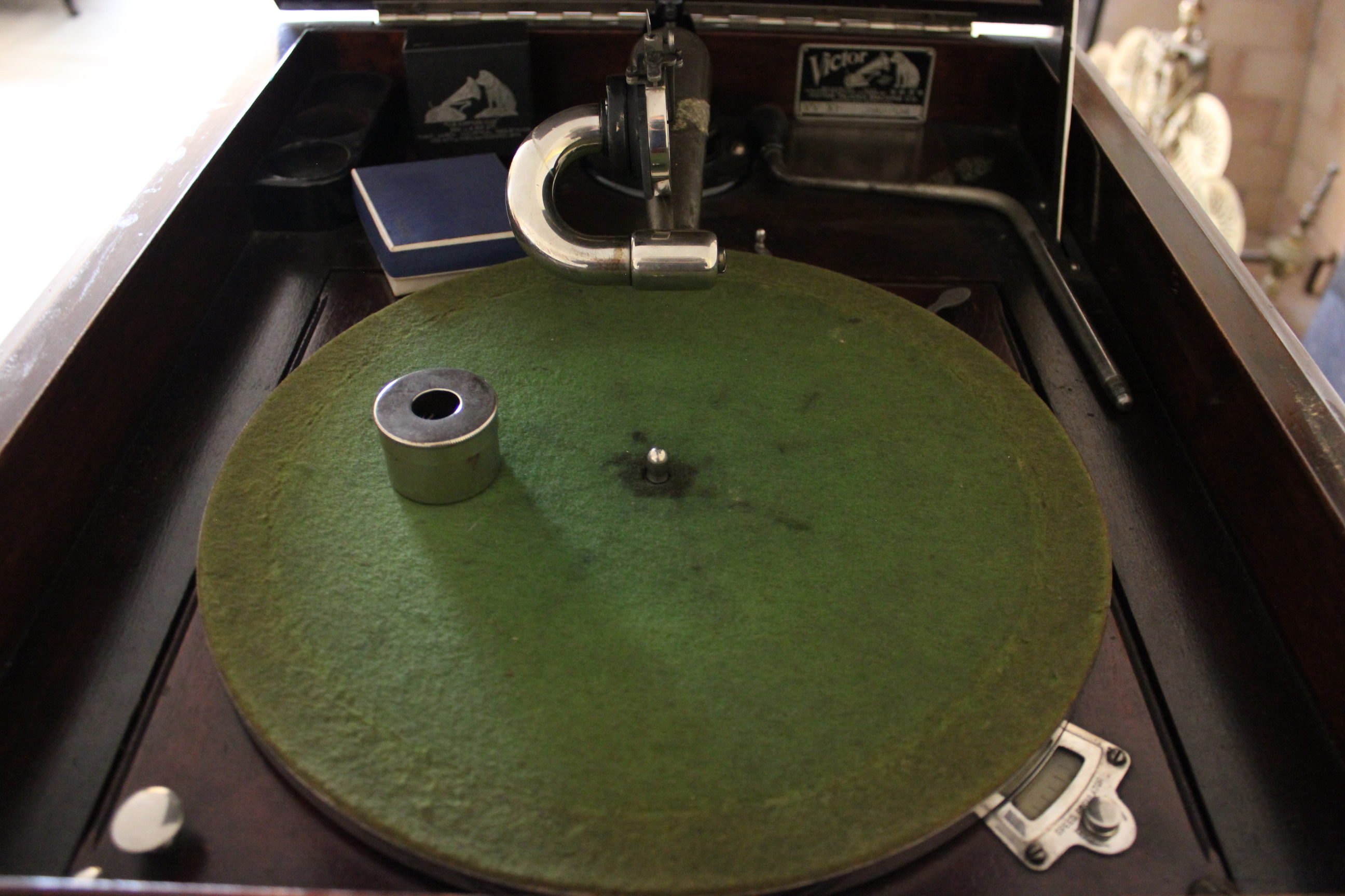 1917 Victrola by Victor Talking Machine with Records 
