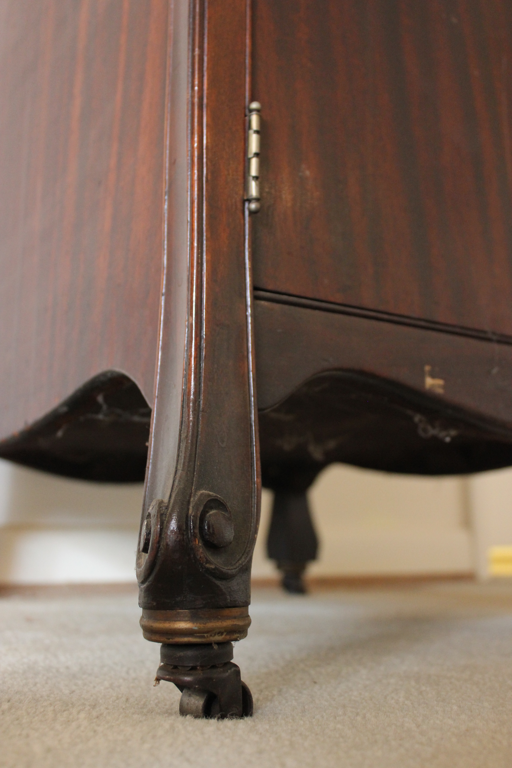 1917 Victrola by Victor Talking Machine with Records 