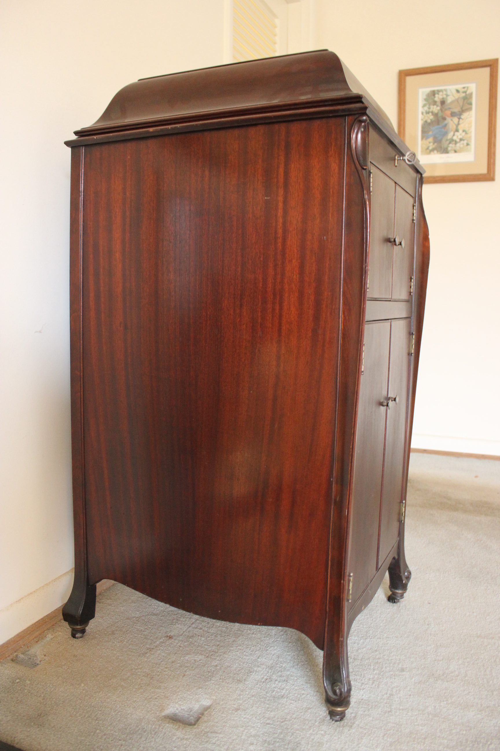 1917 Victrola by Victor Talking Machine with Records 
