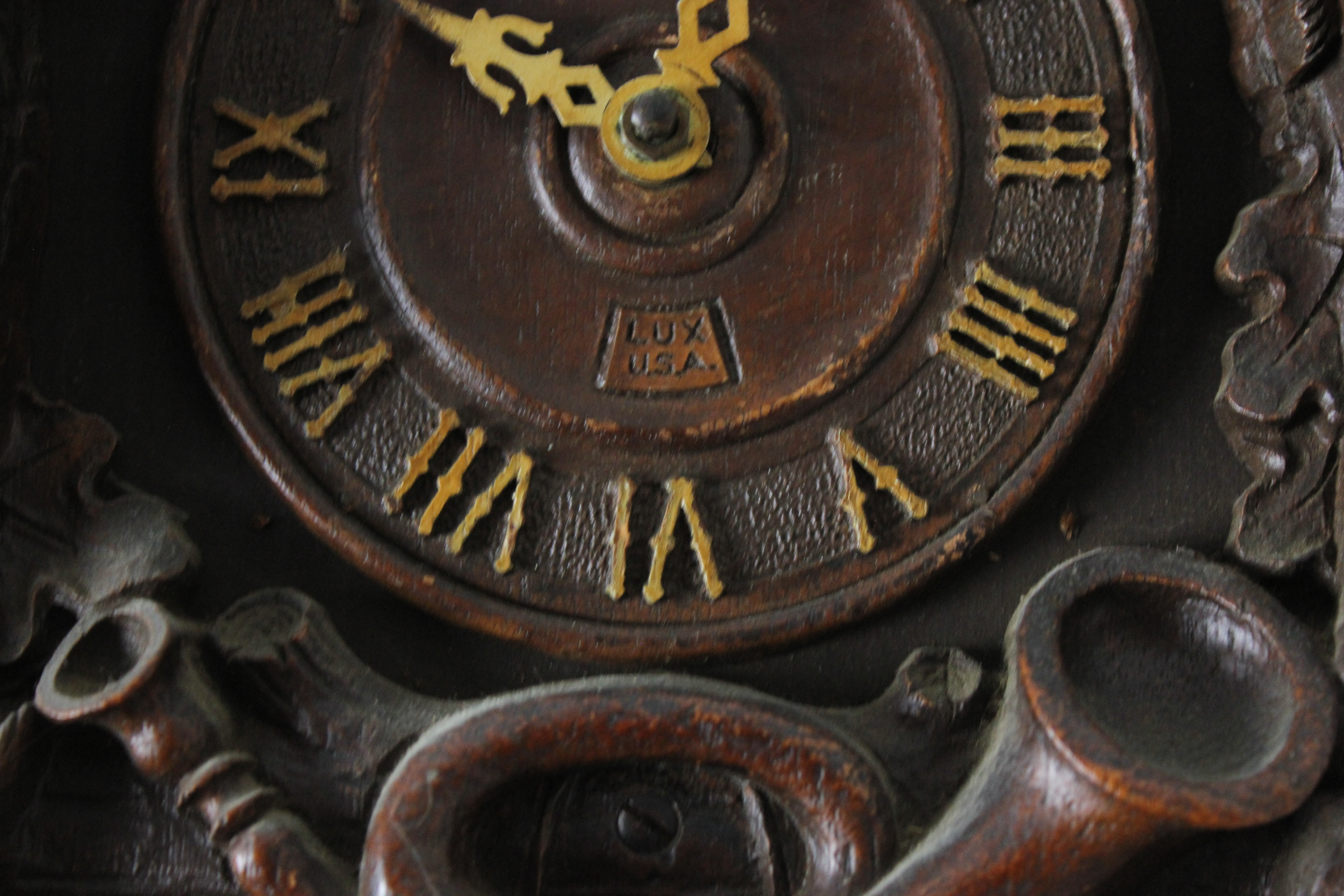 German Black Forest Style Lux USA Hunters Cuckoo Clock