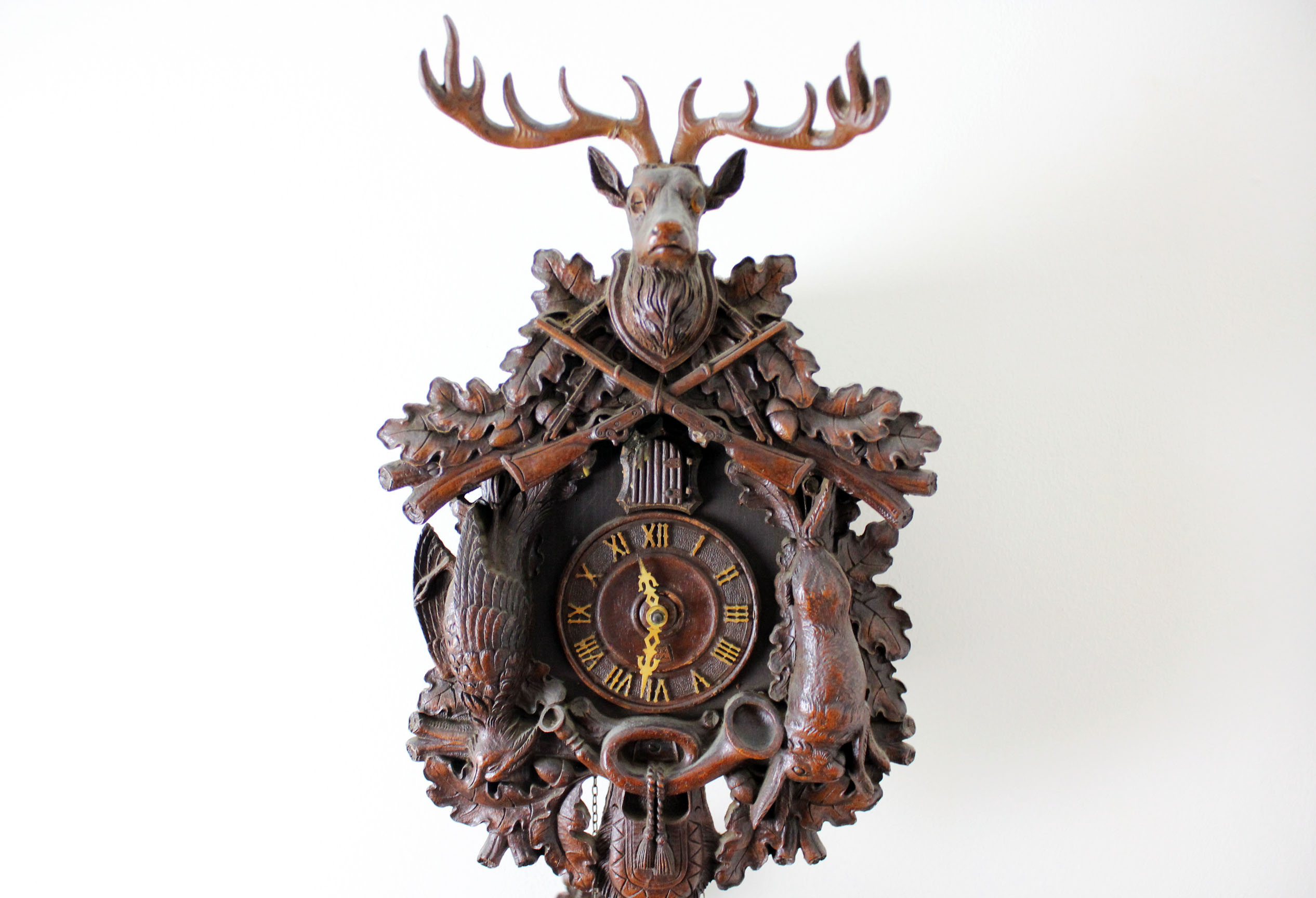 German Black Forest Style Lux USA Hunters Cuckoo Clock